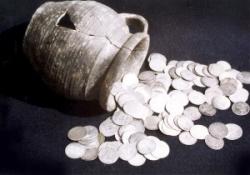 Coin collection found in Gargždai in second part of the 17th century, 1962. Photograph by K. Demereckas