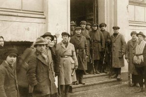 Savanoriai po vyr. komisariato užėmimo. 1923 m. sausio 15 d. Iš MLIM archyv.