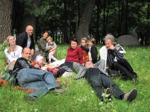 Kaip greitai bėga laikas galima pasikalbėti su Tais, kurie jau nebebėga.  R. Sondaitės nuotr.